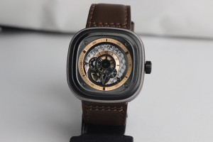 Réplica de relógio REPLICA DE RELOGIO SEVENFRIDAY