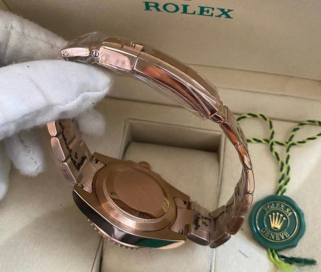 Réplica de Relógio Rolex GTM Dourado e Rosê - Imagem 3