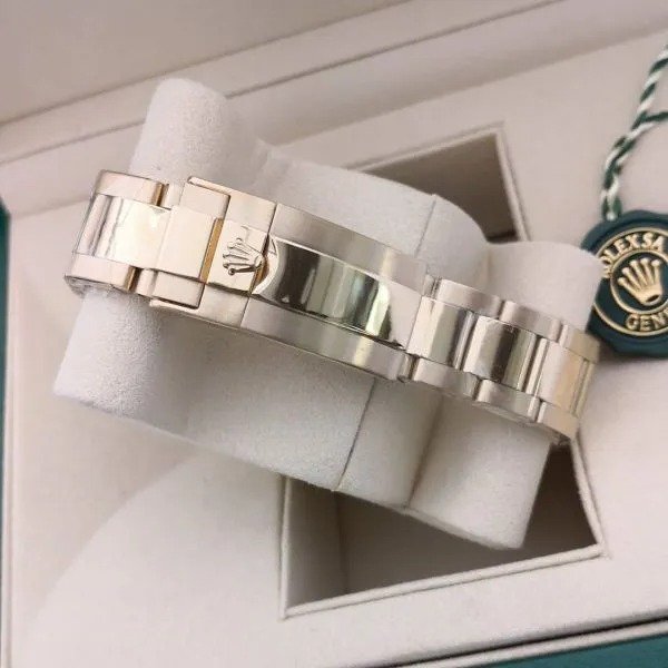 Alternative view of Réplica de Relógio Rolex Daytona Dourado