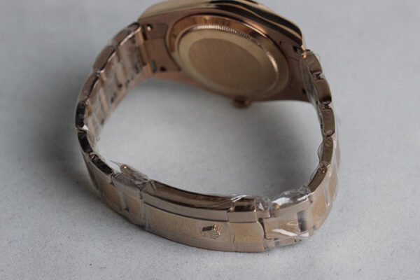 Alternative view of Replica de Relogio Rolex Sky Dweller