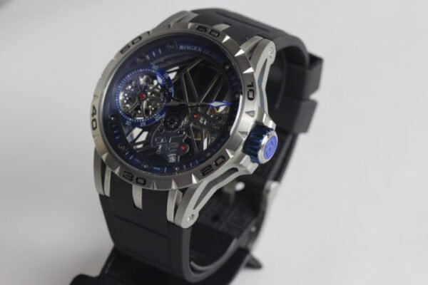 Réplica de Relógio Roger Dubuis