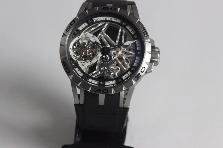 Réplica de Relógio Roger Dubuis