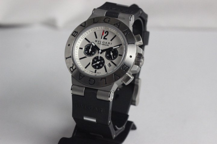 RÉPLICA DE RELÓGIO BVGARI TITANIUM - Imagem 5