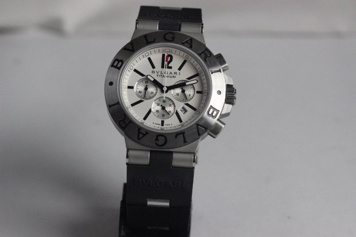 RÉPLICA DE RELÓGIO BVGARI TITANIUM - Imagem 5