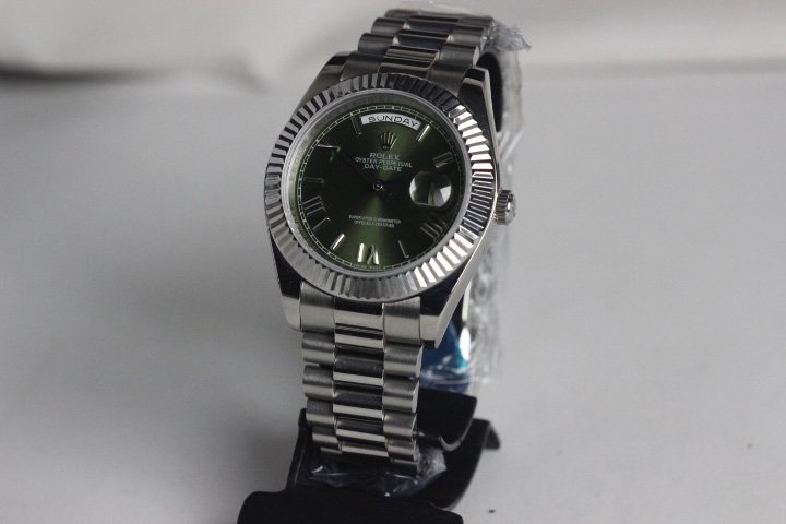 RÉPLICA DE RELÓGIO ROLEX DAY-DATE OYESTER PERPETUAL - Imagem 5