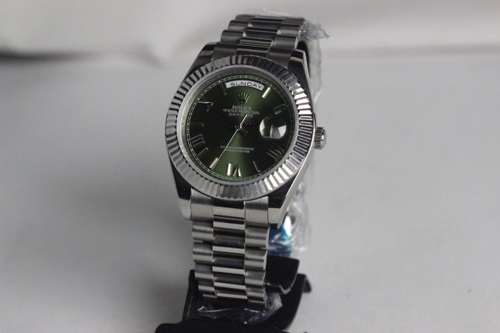 RÉPLICA DE RELÓGIO ROLEX DAY-DATE OYESTER PERPETUAL - Imagem 2
