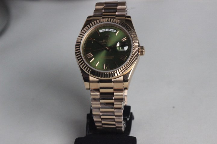 RÉPLICA DE RELÓGIO ROLEX DAY-DATE OYESTER PERPETUAL - Imagem 2