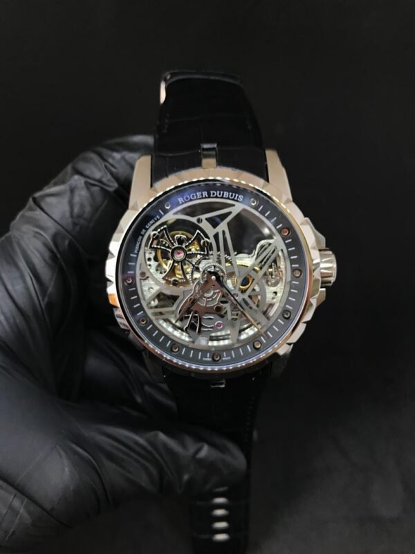 Réplica de Relógio Roger Dubuis excalibur turbilon esquelette